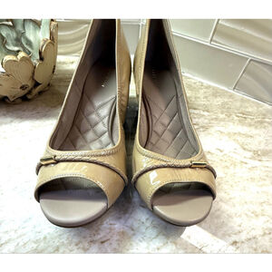 Cole Haan Beige Patent Leather Wedge Heels Size 8.5